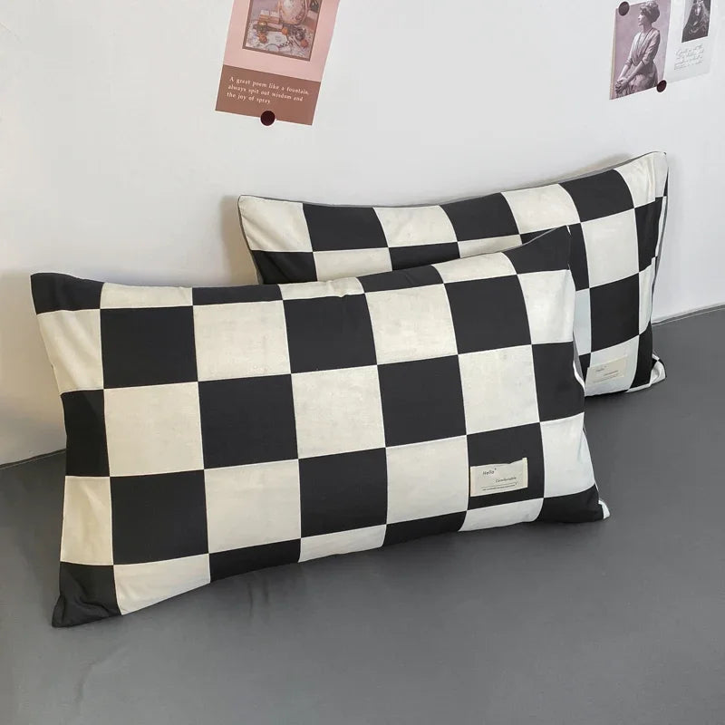 CasaLumora Black and White Plaid Duvet Cover Set – Soft Geometric Grid Bedding with 2 Pillowcases