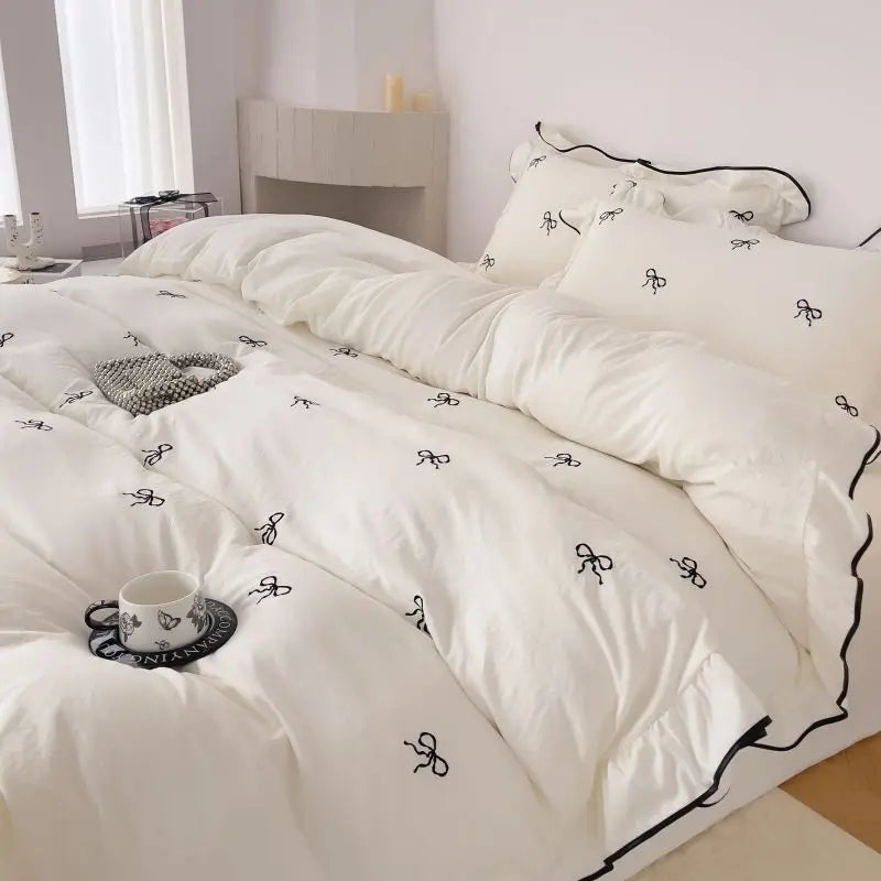 CasaLumora Elegant Bow Embroidery Bedding Set – 3-Piece Ruffled Duvet Cover & Pillowcases for a Cozy Bedroom or Guest Room
