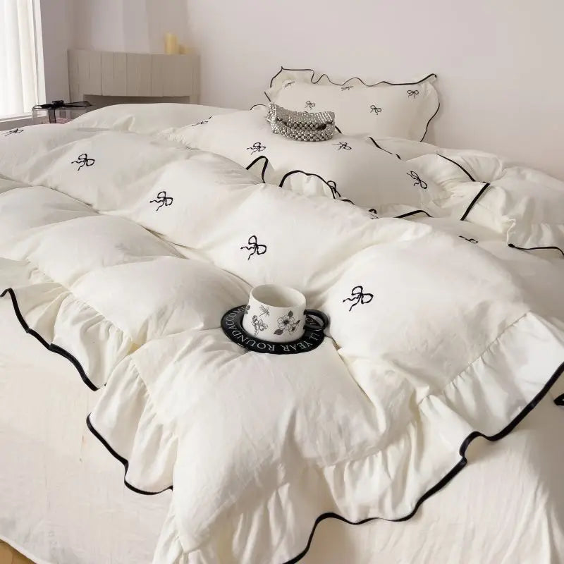 CasaLumora Elegant Bow Embroidery Bedding Set – 3-Piece Ruffled Duvet Cover & Pillowcases for a Cozy Bedroom or Guest Room