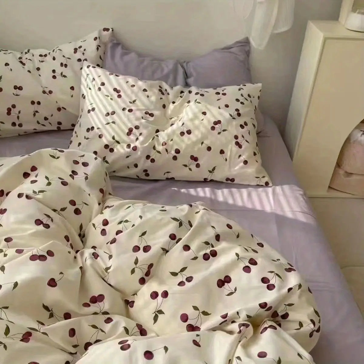 CasaLumora Aesthetic Orange Cherry Crow Bedding Set – Ins Style Duvet Cover with Flat Sheet & Pillowcases for a Cozy Girls’ Room